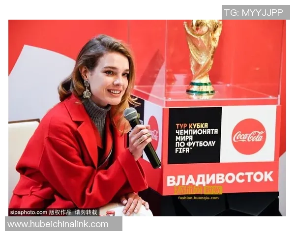 国外足球明星的女友们的魅力与生活揭秘他们的爱情故事与时尚风采