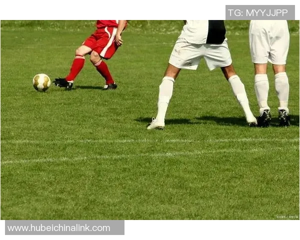 足球明星搞笑跑姿大集合让你捧腹大笑的瞬间回顾